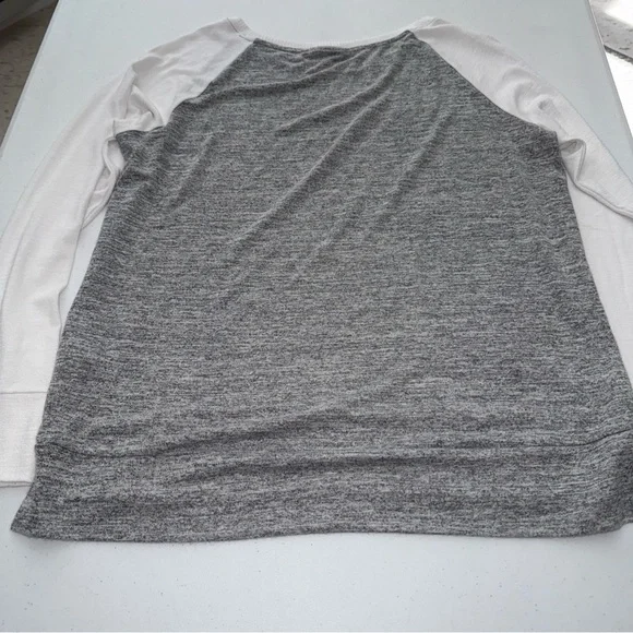 Gap Women Long Sleeve Crew Neck T-Shirt  Sweater Gray & White Sz Med - Picture 8 of 9